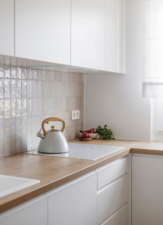 BESTA VOXTORP Fiókelő